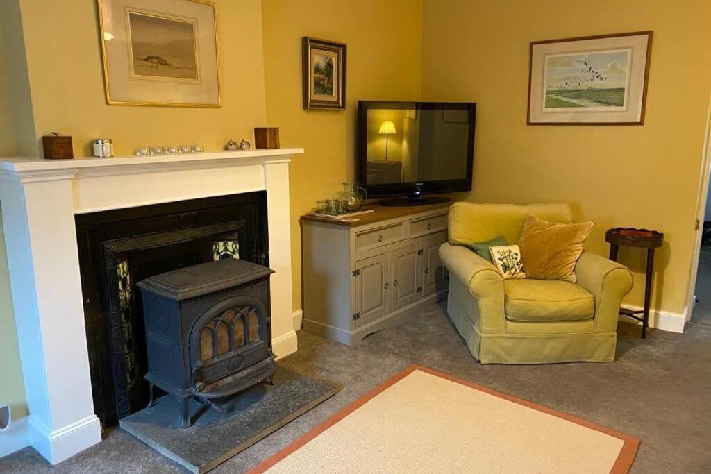 2X King Bedrooms, Private Living Room & Bathroom Thornhill  Exterior foto